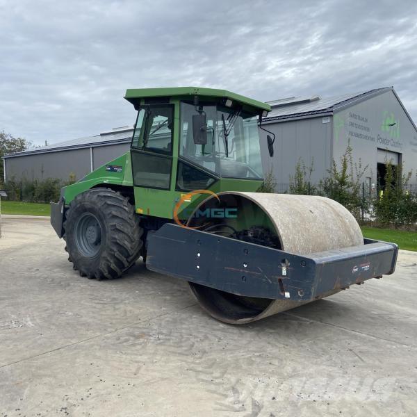 Dynapac CA302D Půdní kompaktory