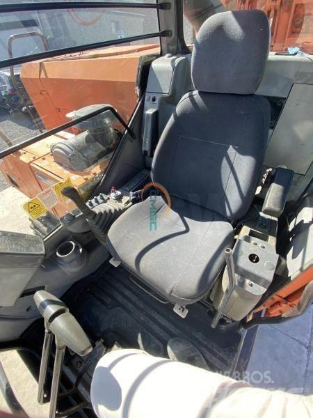 Hitachi EG70 Pevné dempry