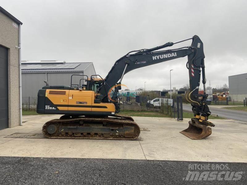 Hyundai HX220 L Kolová rýpadla