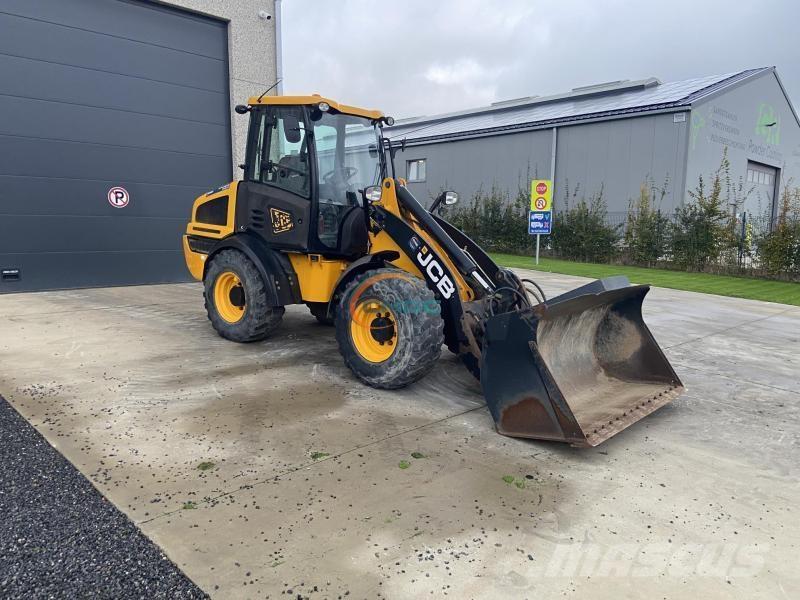 JCB 409 Kolové nakladače