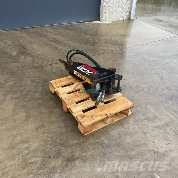 JCB HM012T Bourací kladiva / Sbíječky