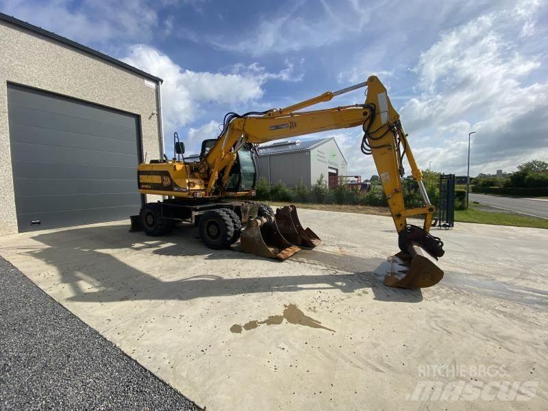 JCB JS145W Kolová rýpadla