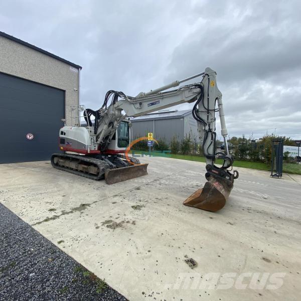 Takeuchi TB215R Kolová rýpadla