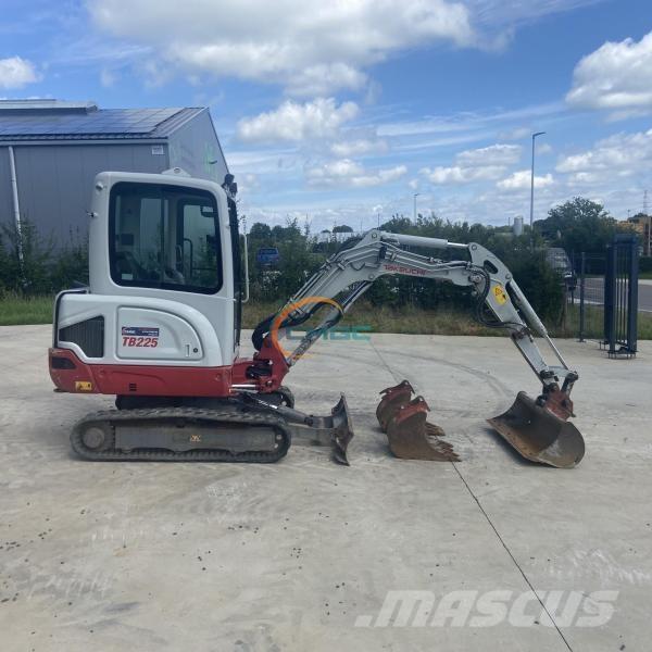 Takeuchi TB225 Kolová rýpadla