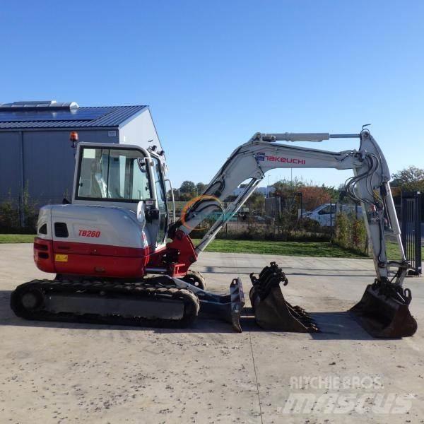 Takeuchi TB260 Kolová rýpadla