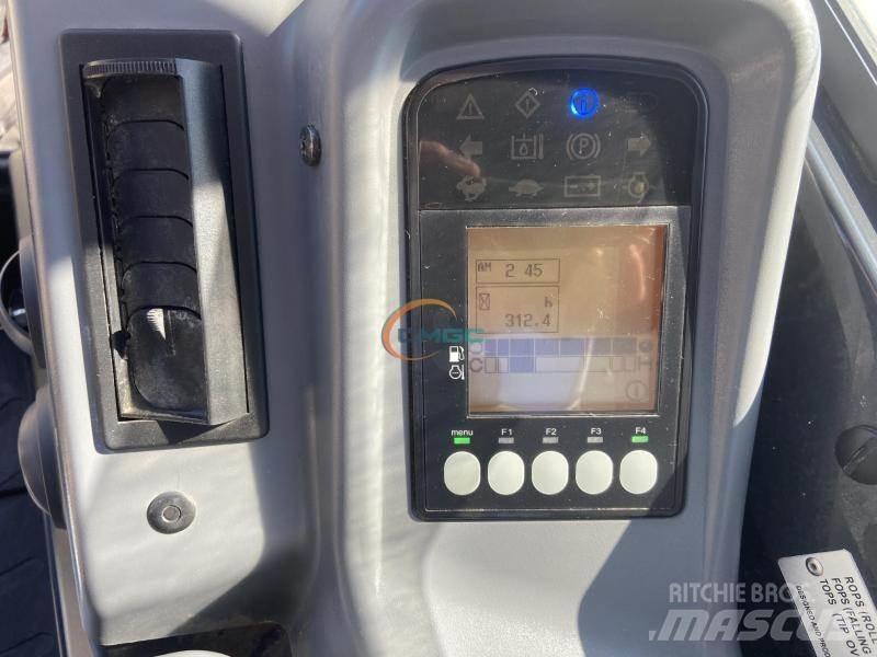 Yanmar VIO38-6 Kolová rýpadla