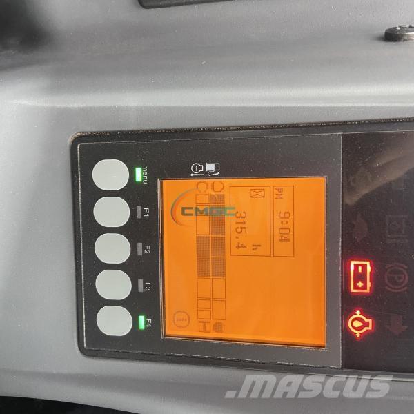 Yanmar VIO38-6 Kolová rýpadla