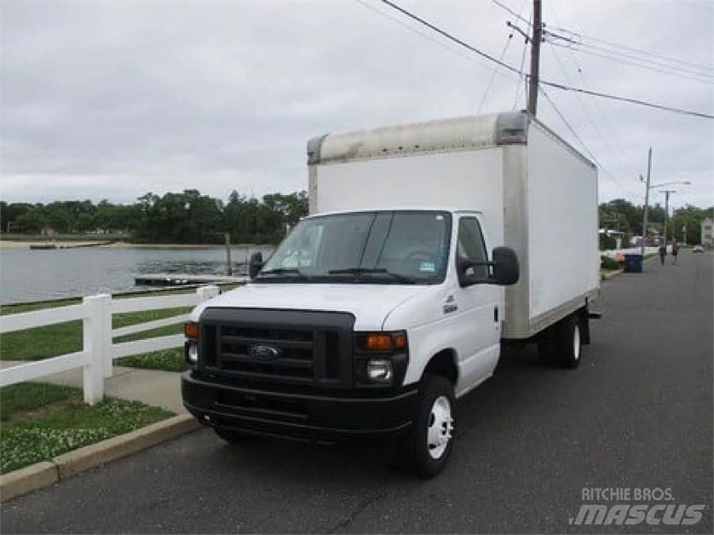 Ford E350 Skříňová nástavba