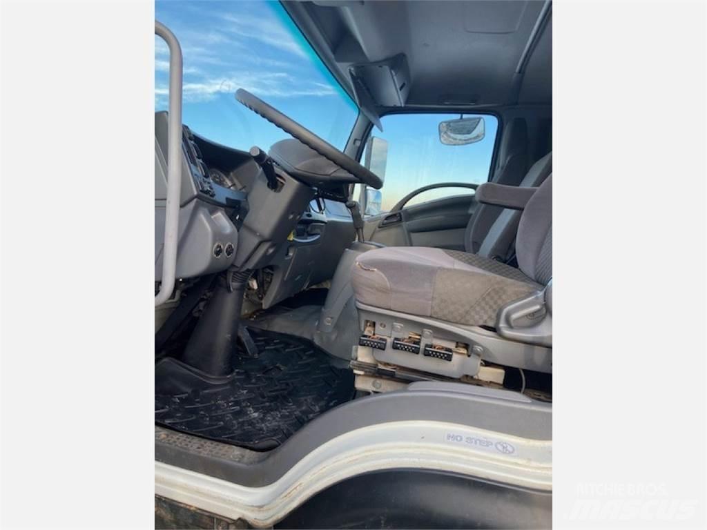 Isuzu FTR Skříňová nástavba
