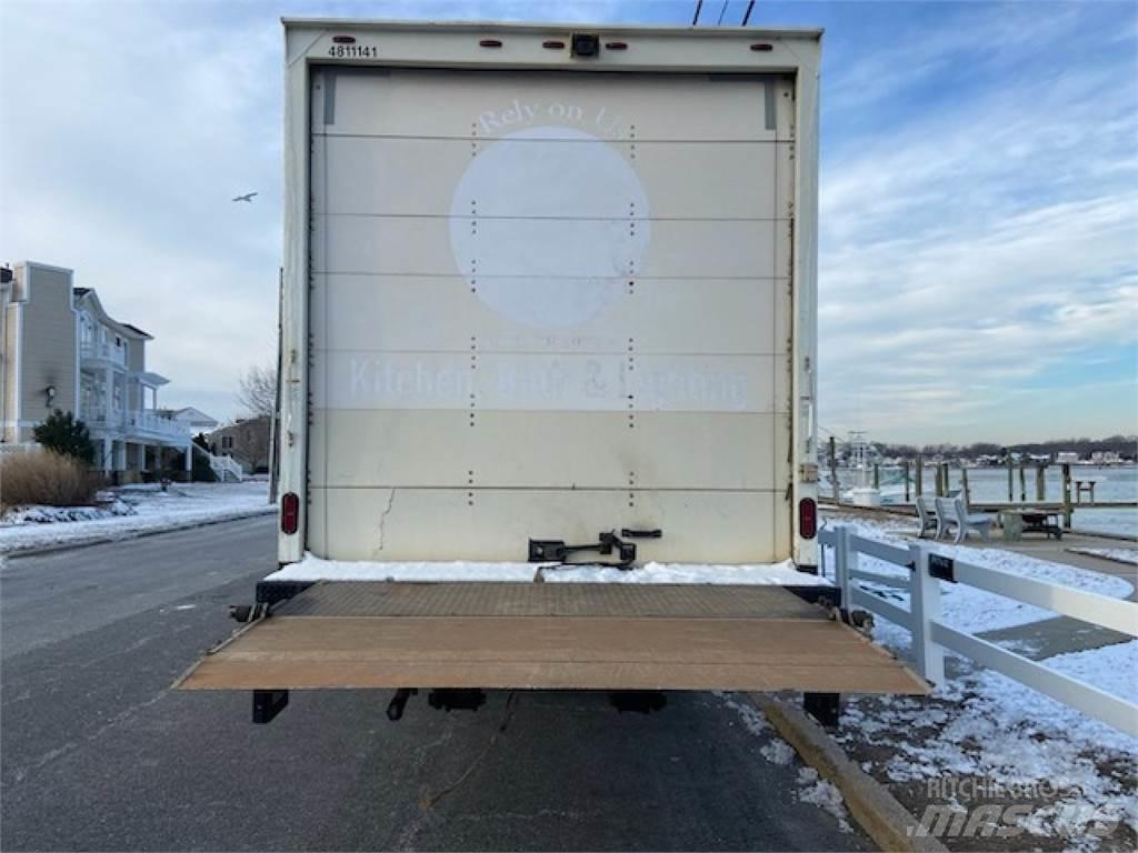 Isuzu FTR Skříňová nástavba
