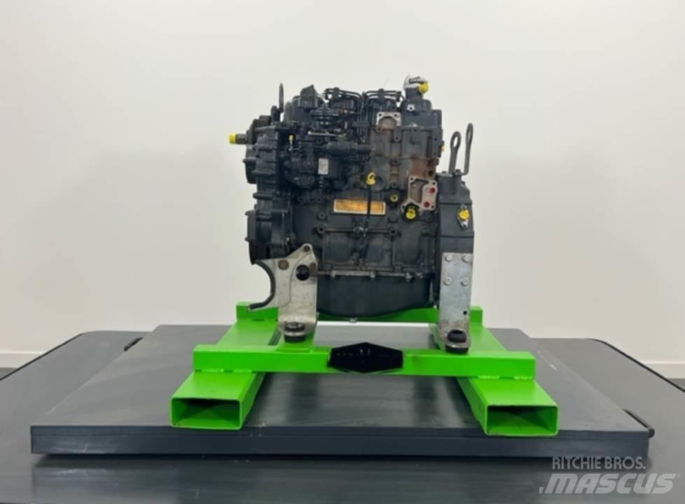 CASE 221E Motory