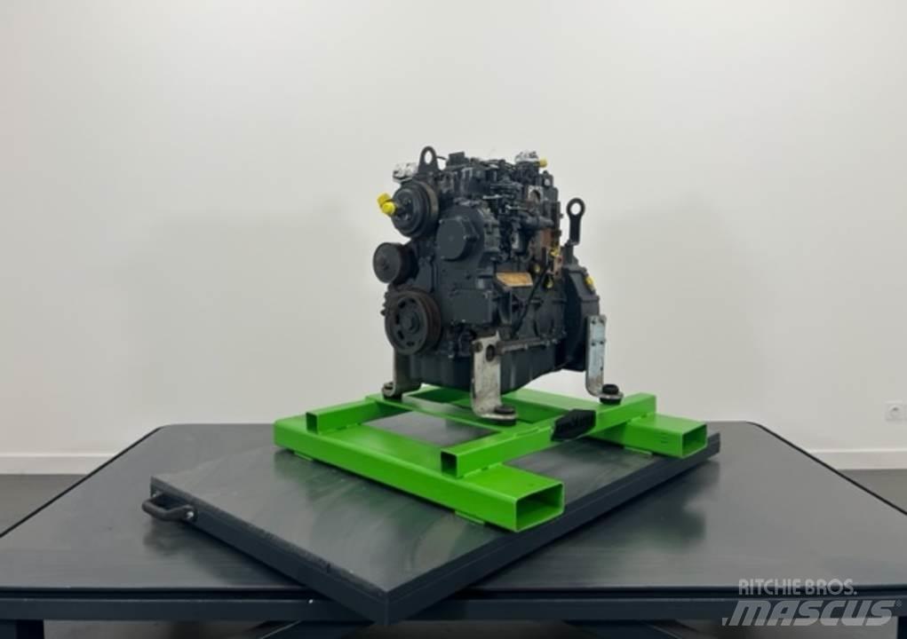 CASE 221E Motory