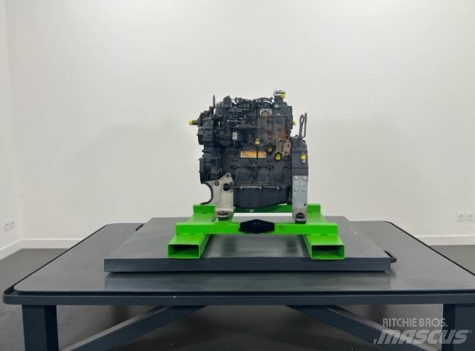 CASE 221E Motory