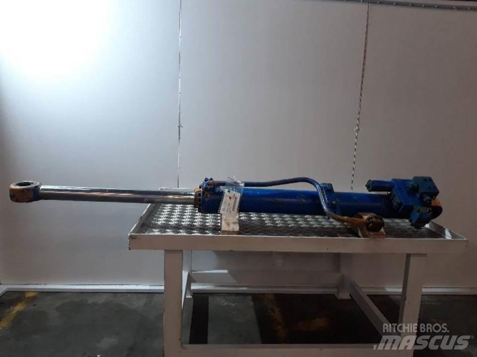 CASE 688B Hydraulika