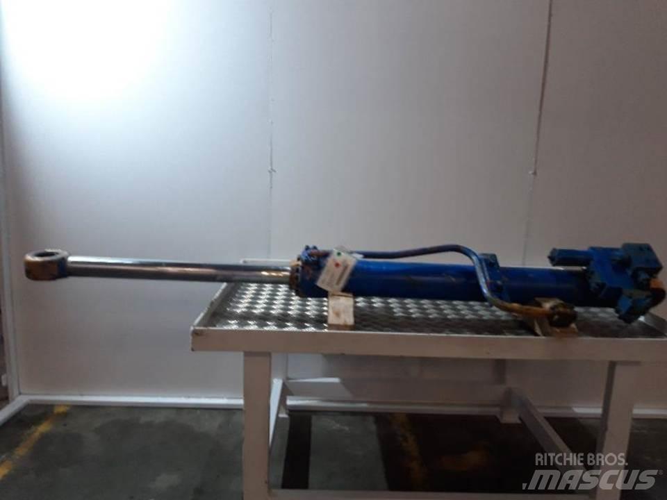 CASE 688B Hydraulika
