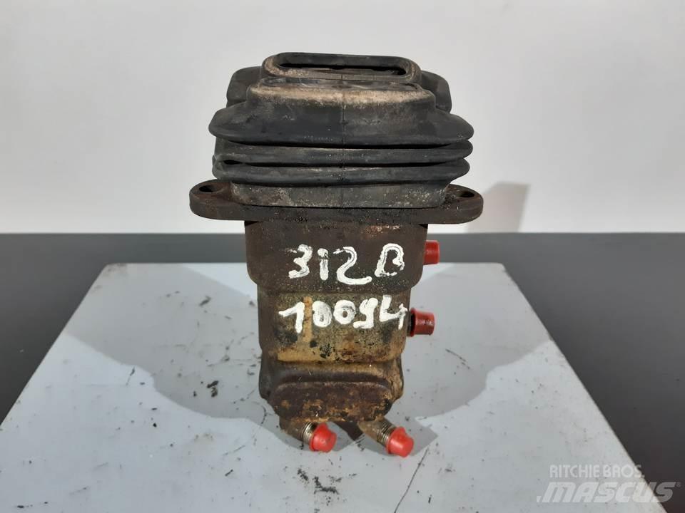 CAT 312B Kabiny a interiér