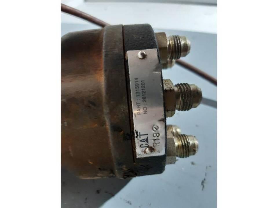 CAT 315B Kabiny a interiér