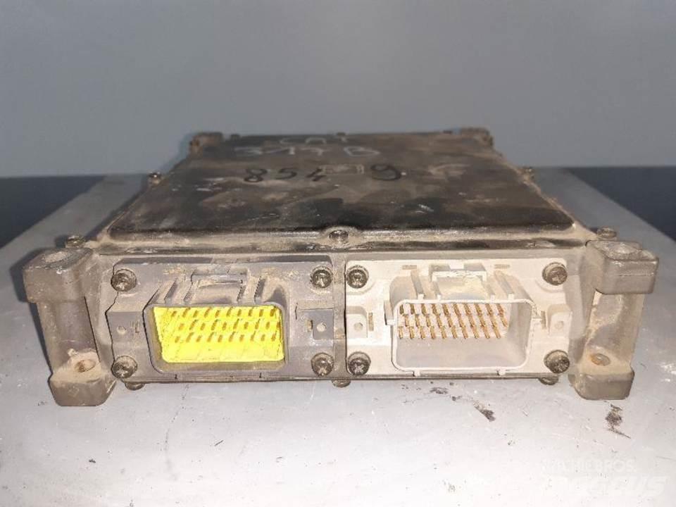 CAT 317B Kabiny a interiér