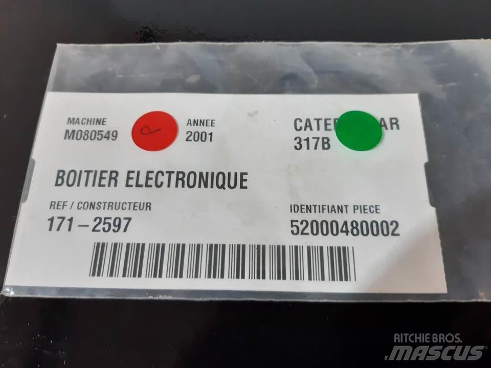 CAT 317B Kabiny a interiér