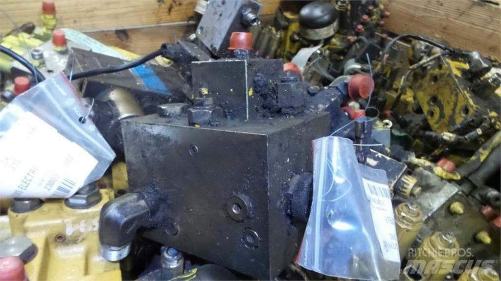 CAT 318C Hydraulika
