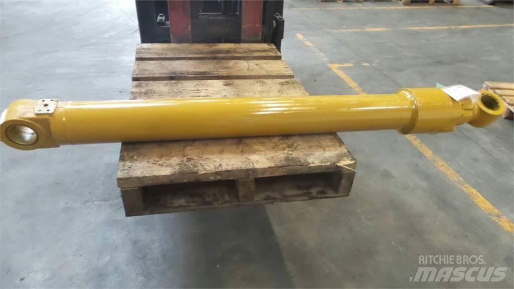 CAT 323D Hydraulika
