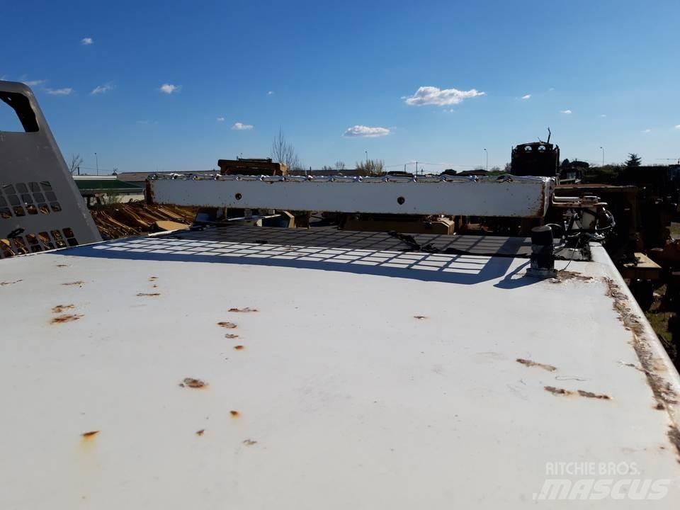 CAT 325LN Kabiny a interiér