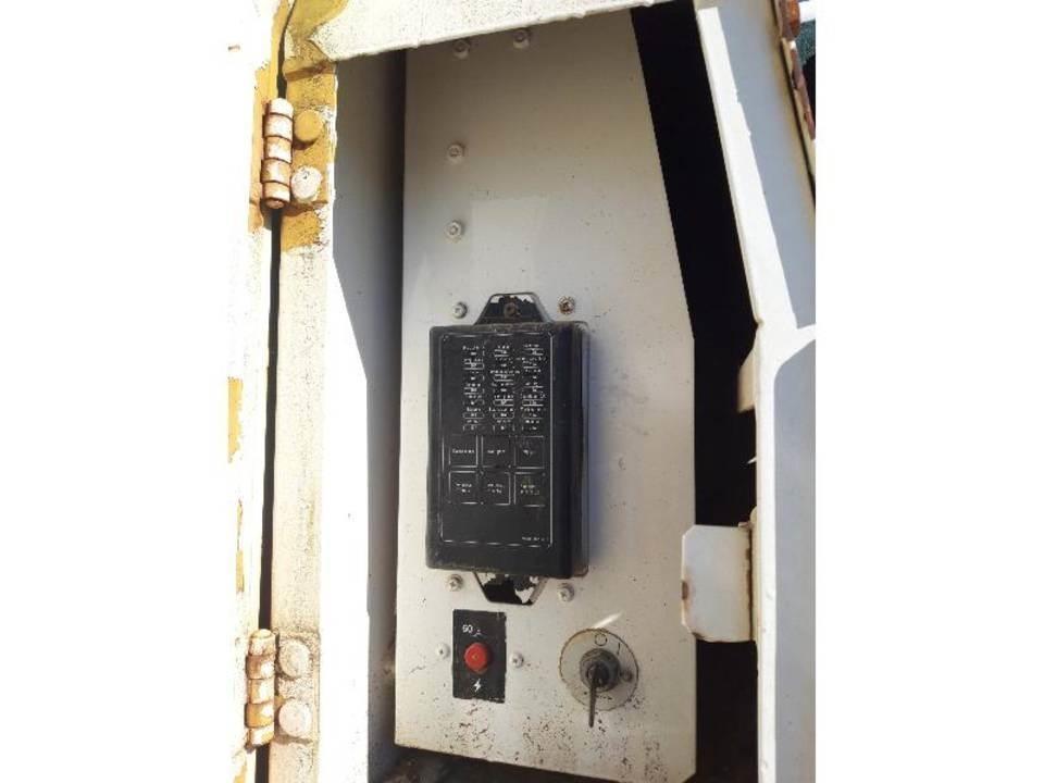CAT 325LN Kabiny a interiér