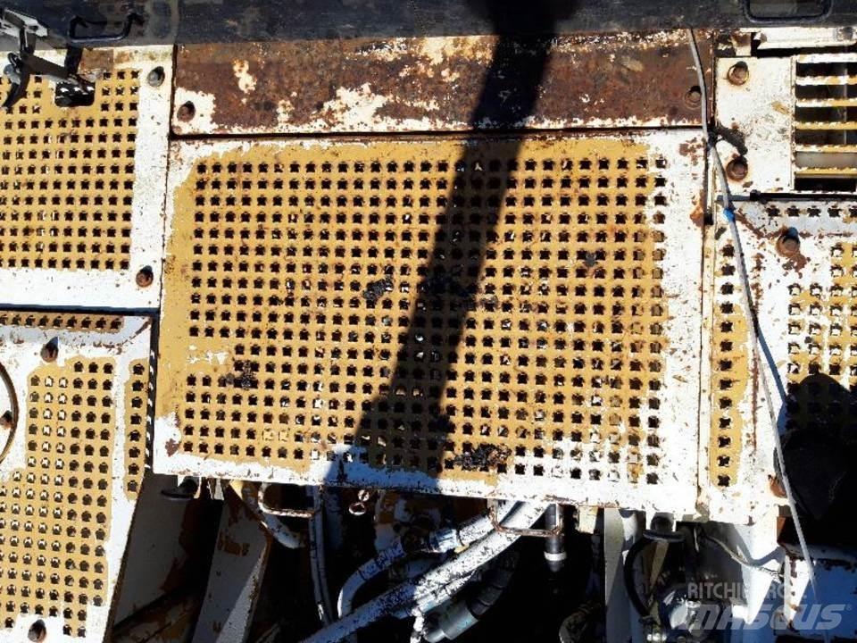 CAT 325LN Kabiny a interiér