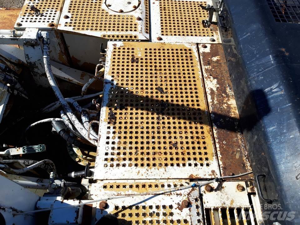 CAT 325LN Kabiny a interiér