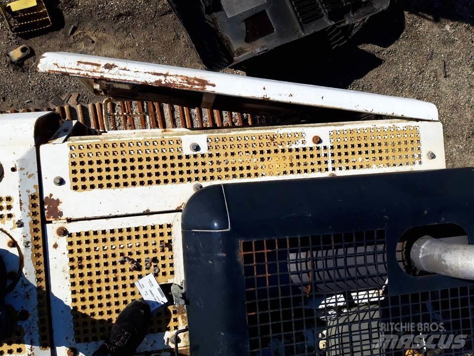 CAT 325LN Kabiny a interiér