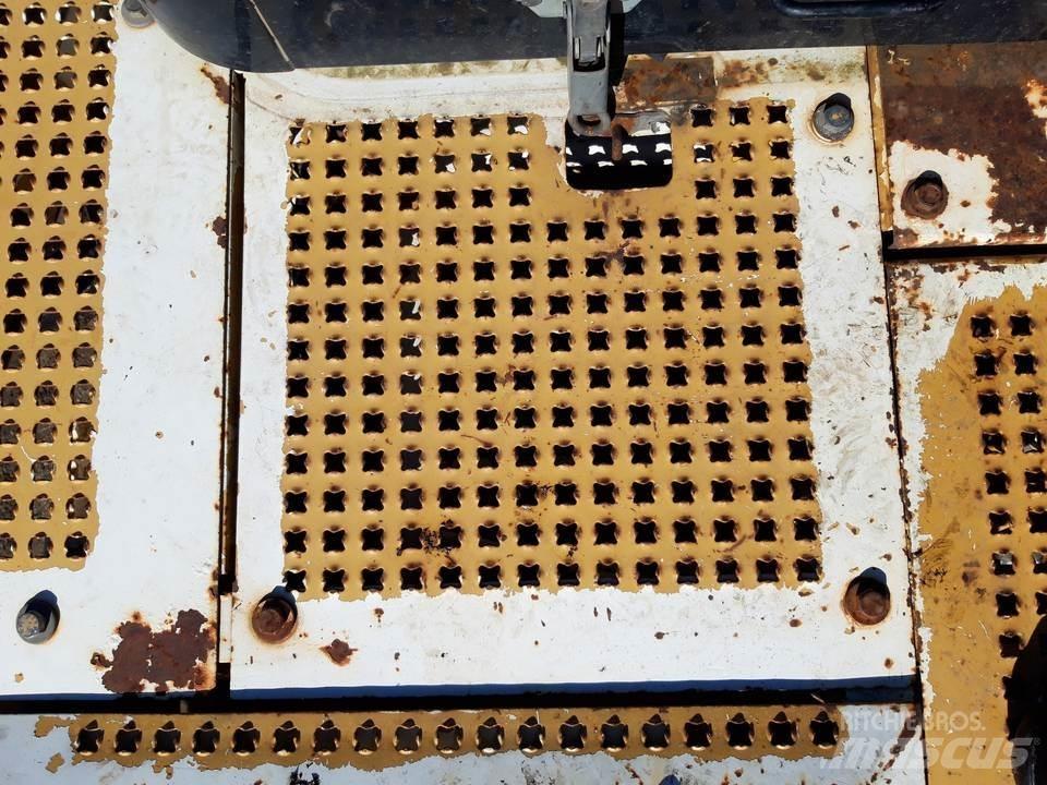 CAT 325LN Kabiny a interiér