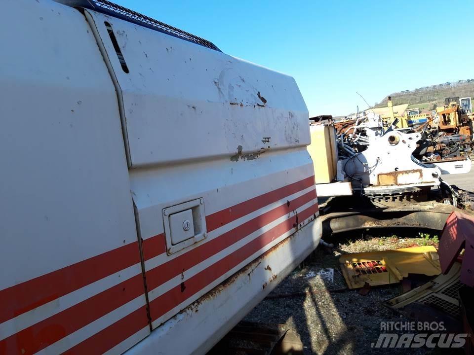 CAT 325LN Kabiny a interiér