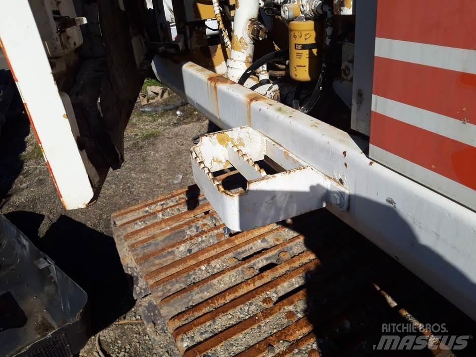 CAT 325LN Kabiny a interiér