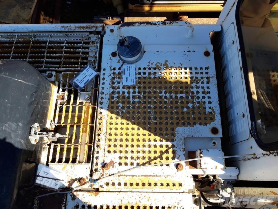 CAT 325LN Kabiny a interiér