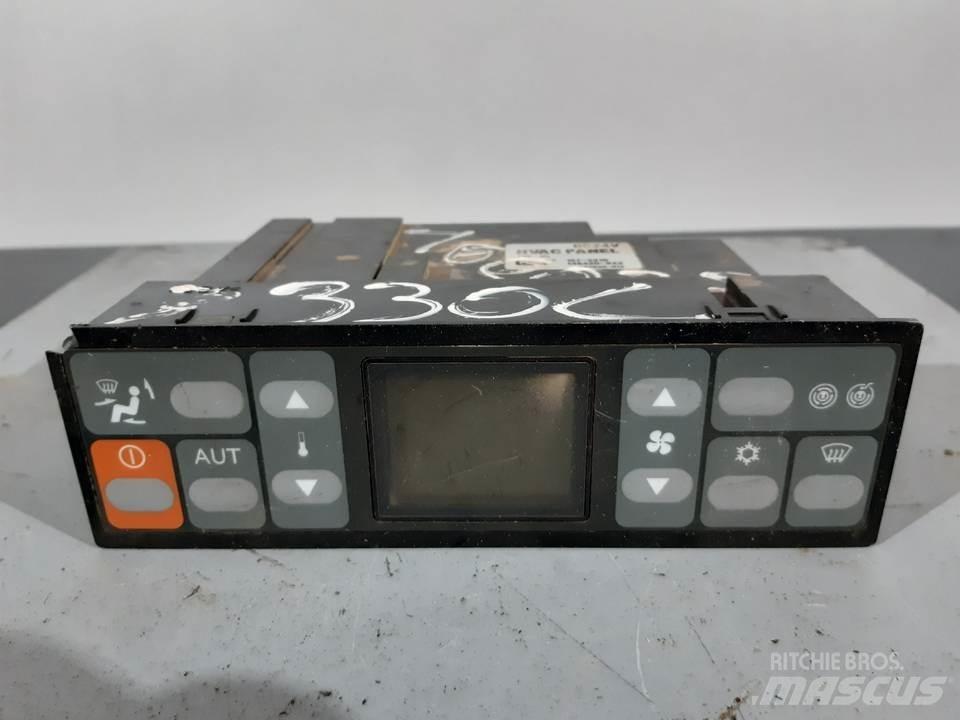 CAT 330C Kabiny a interiér