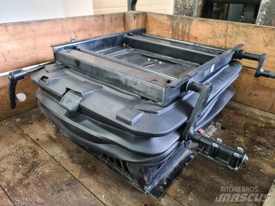 CAT 336DL Kabiny a interiér