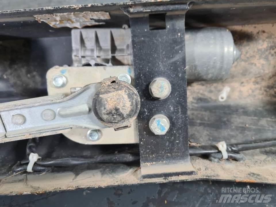 CAT 336DL Kabiny a interiér