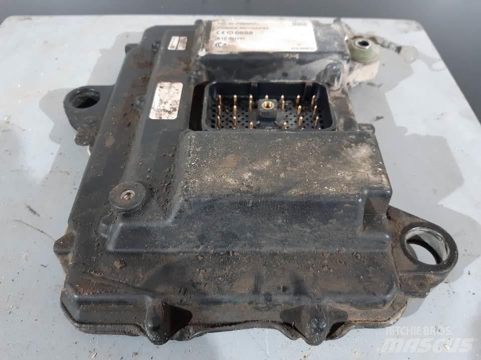 CAT 345C Kabiny a interiér