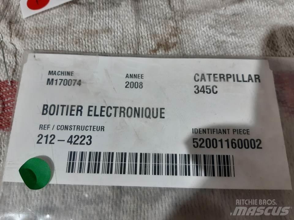 CAT 345C Kabiny a interiér