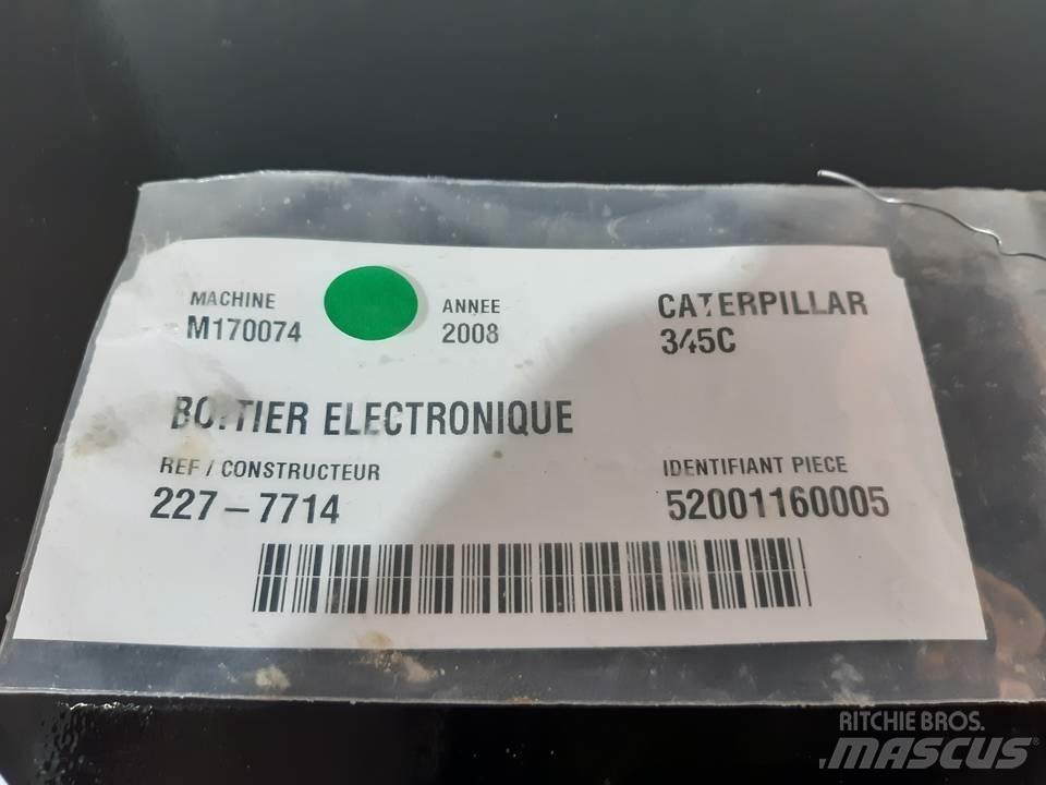 CAT 345C Kabiny a interiér