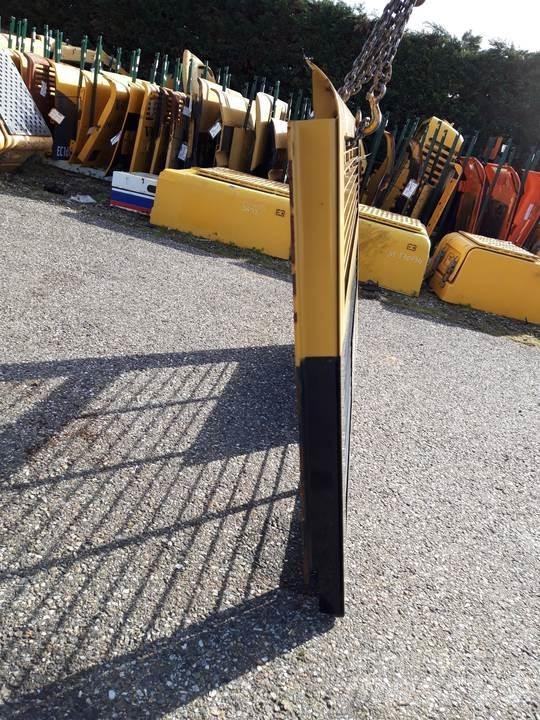 CAT 345C Kabiny a interiér
