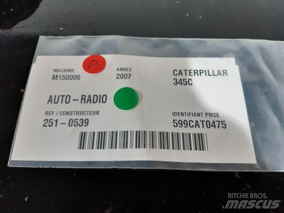 CAT 345C Kabiny a interiér