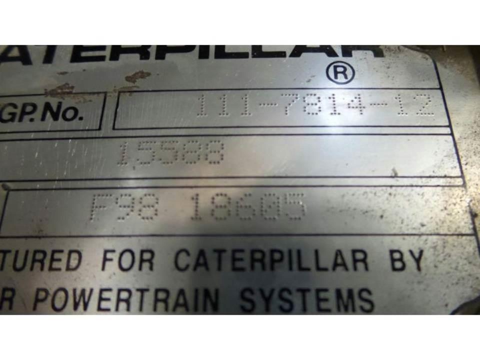CAT 432D Převodovka