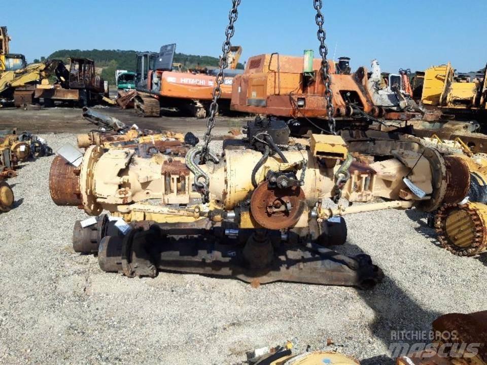 CAT 438B Převodovka