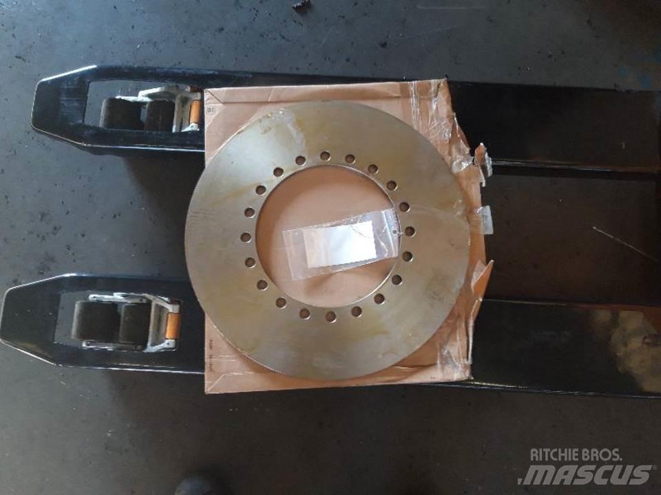 CAT 613 Pásy, řetězy a podvozek