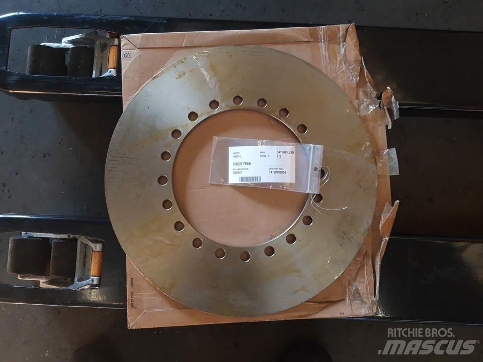 CAT 613 Pásy, řetězy a podvozek