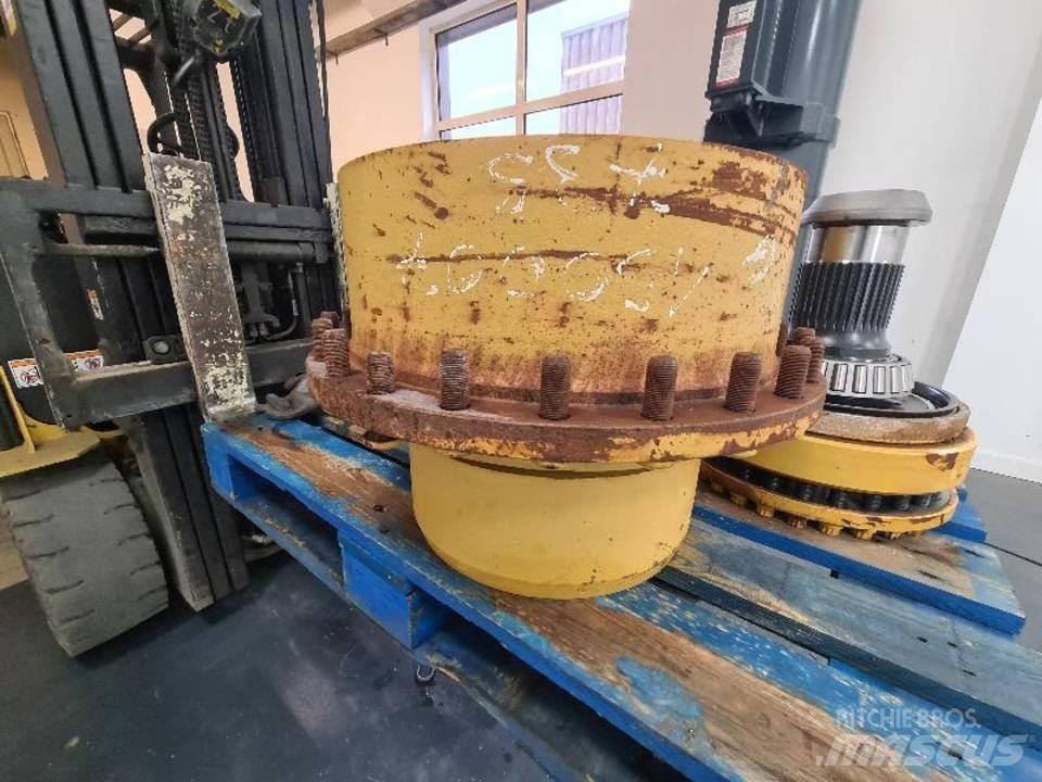 CAT 735 Převodovka