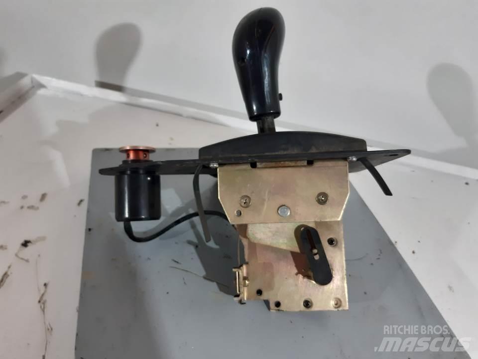 CAT 740 Kabiny a interiér