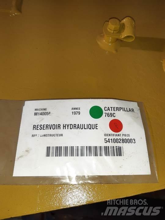 CAT 769C Kabiny a interiér