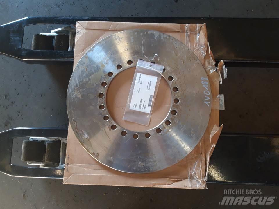 CAT 950 Pásy, řetězy a podvozek